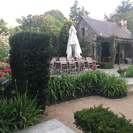 Manoir Des Bords De Rance Bed and Breakfast Plouër-sur-Rance Exteriör bild
