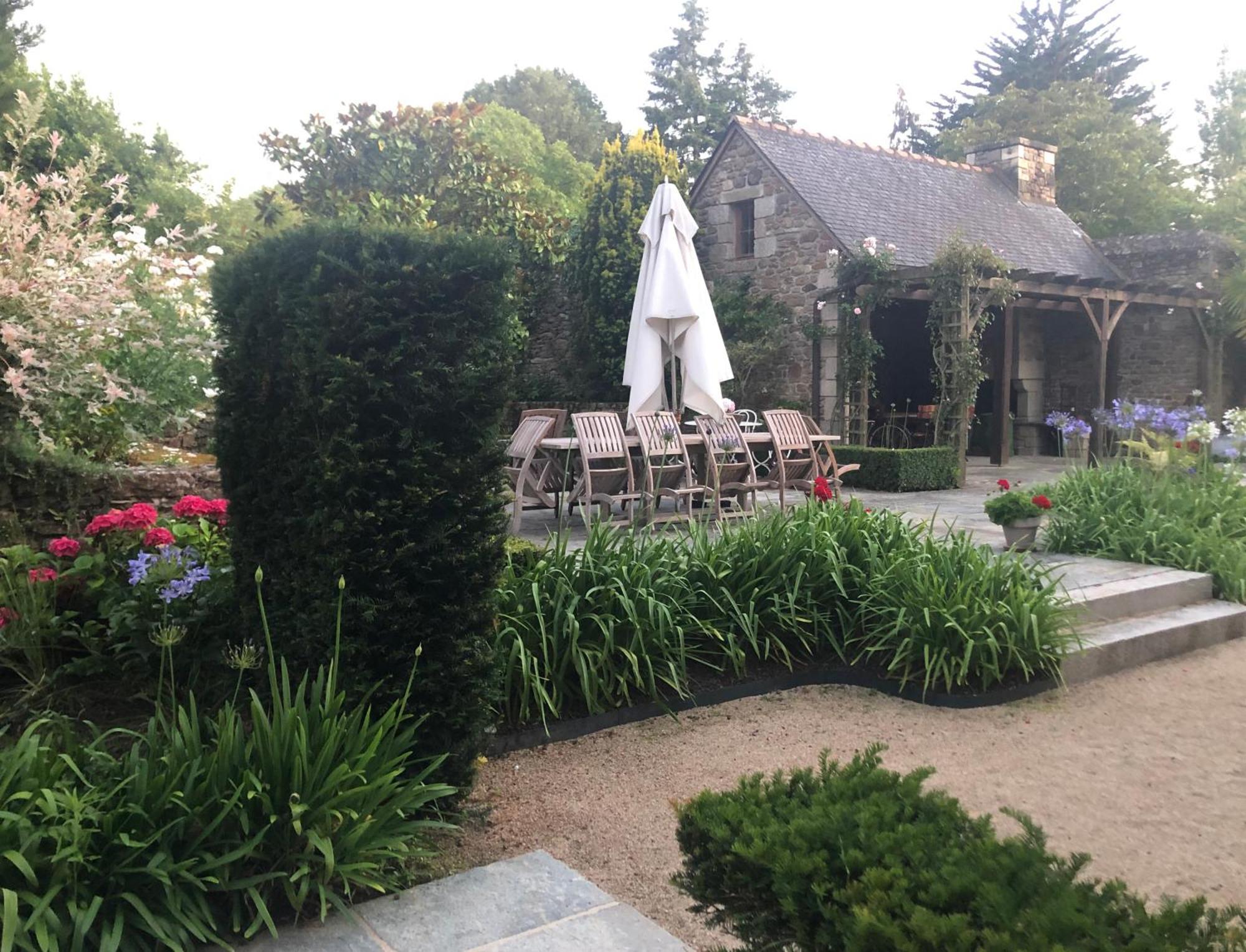 Manoir Des Bords De Rance Bed and Breakfast Plouër-sur-Rance Exteriör bild