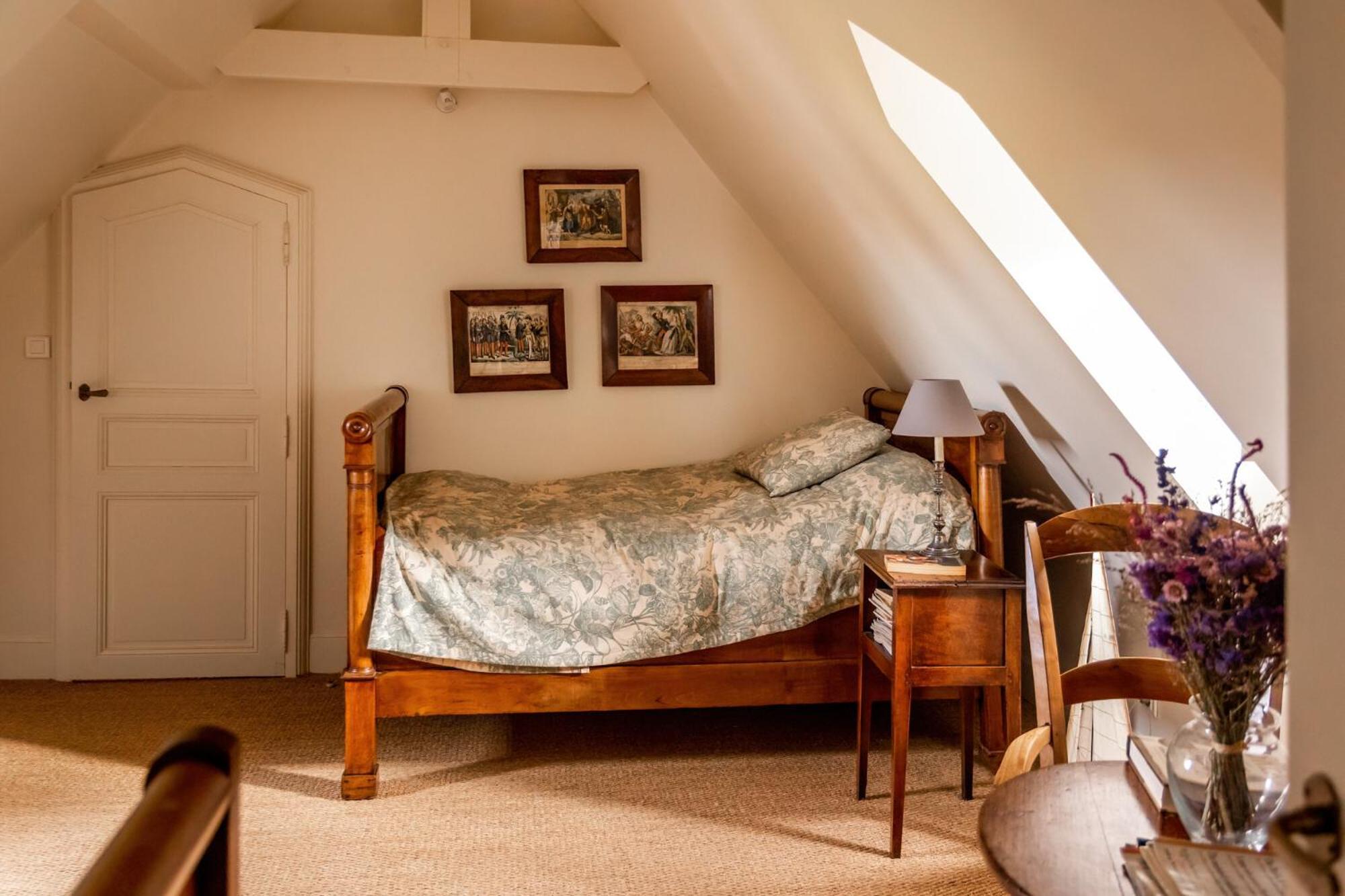 Manoir Des Bords De Rance Bed and Breakfast Plouër-sur-Rance Exteriör bild